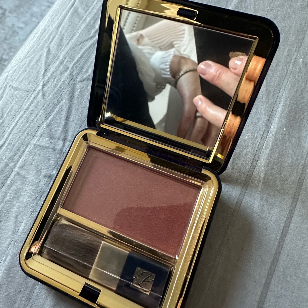 Estee Lauder signature Silky Powder Blush discontinued -radiant spice 74